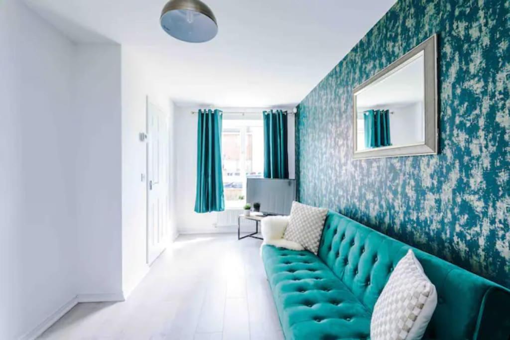 Spacious 5 Bedroom Home Hosted By Mcr Dens Manchester Esterno foto